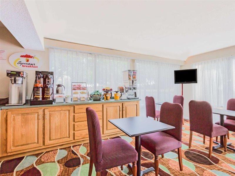 Super 8 Hotel Stafford Luaran gambar